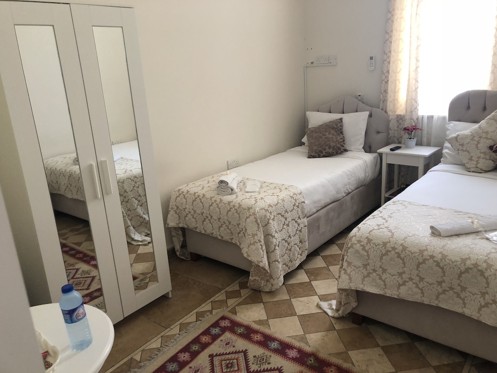 Lord's Residence Boutique Hotel 14/75