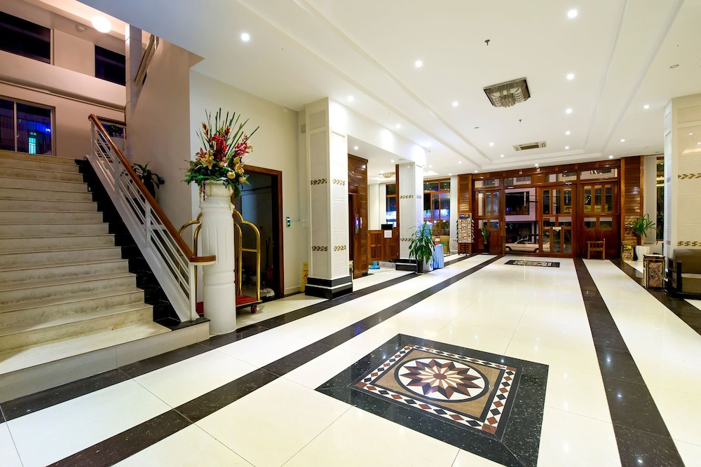 Aristocrat Residence Hotel 14/80