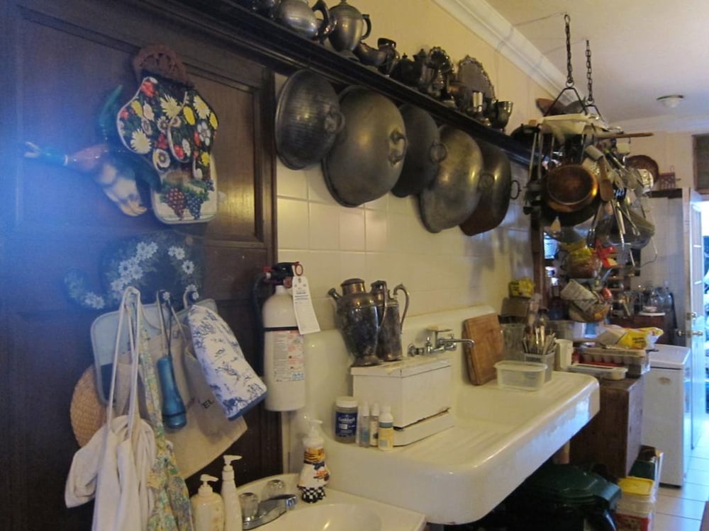 Pimblett's Downtown Toronto B&B 42/47