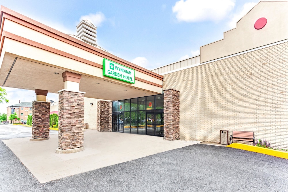 Wyndham Garden Romulus Detroit Metro Airport 34/40