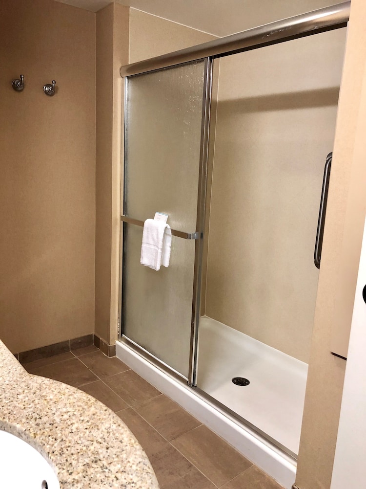 Hampton Inn And Suites Norfolk Airport 12/46