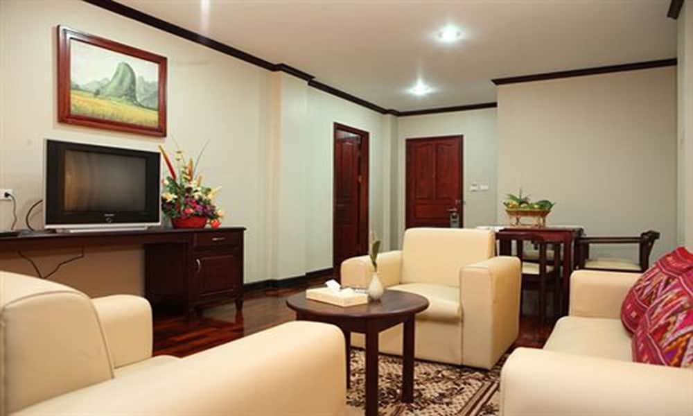 Vansana Riverside Hotel 31/40