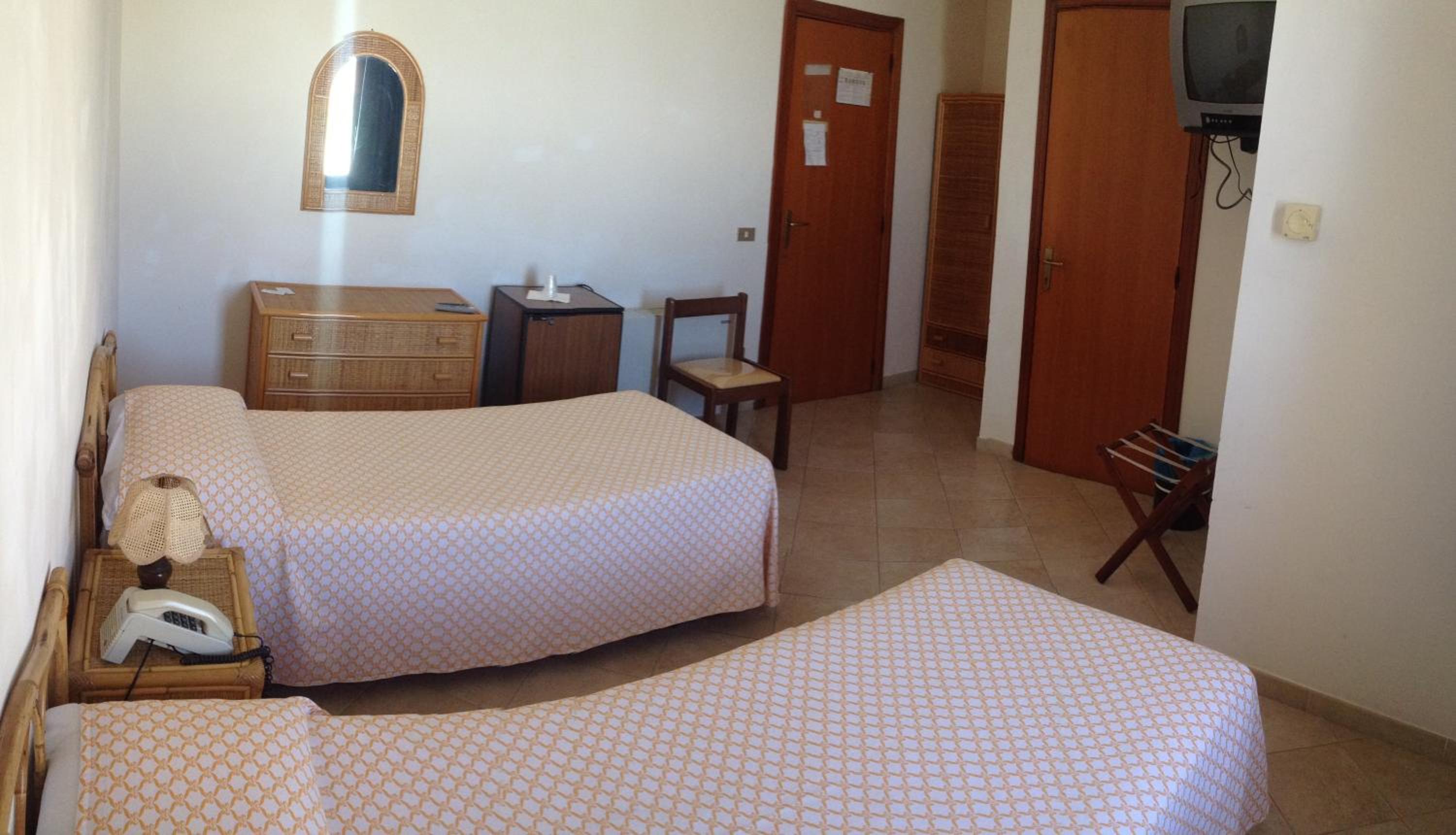غرفة بسرير مزدوج أو سريرين منفصلين، Hotel Miramare Garzia 3/5