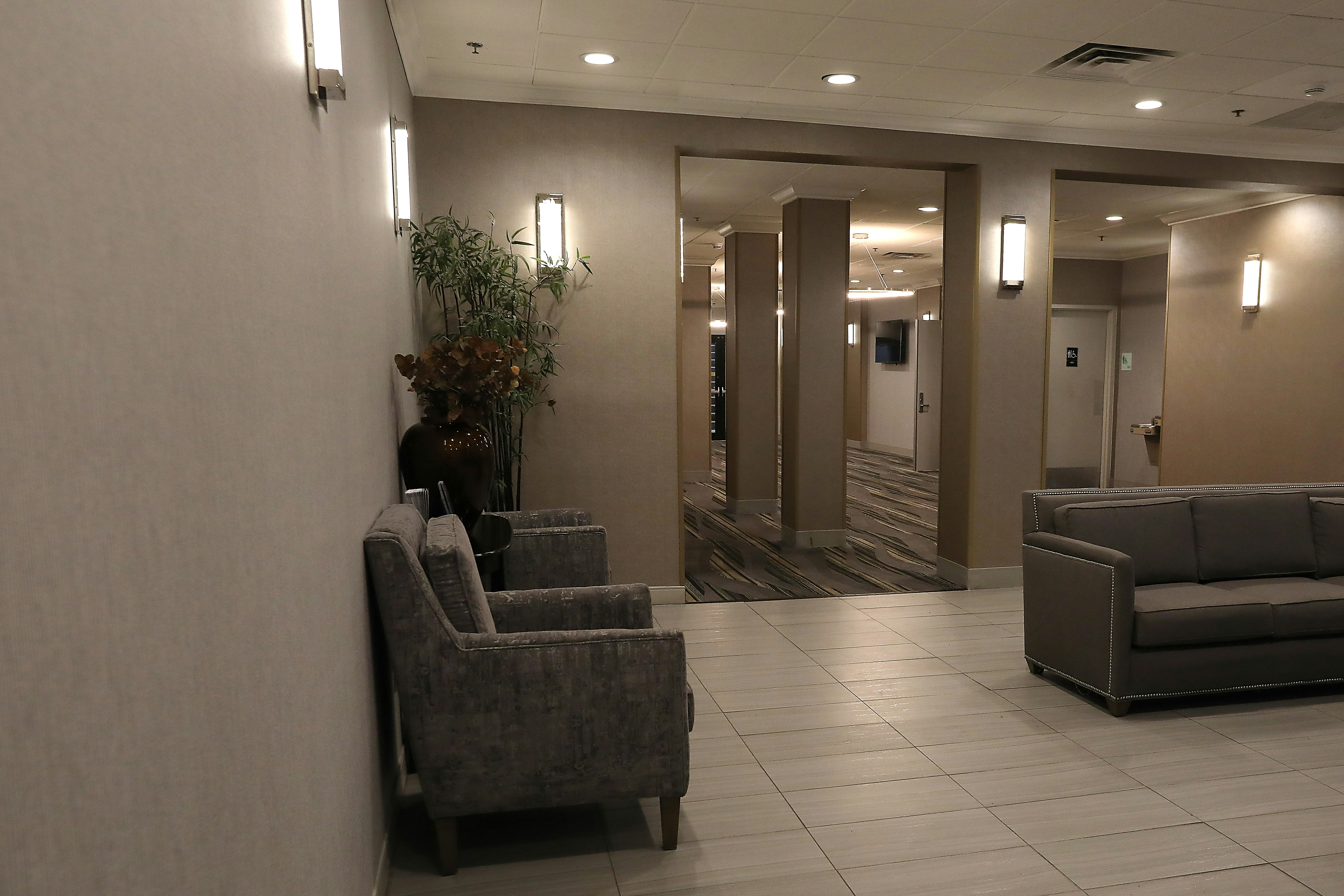 Holiday Inn Chicago O'Hare 49/71