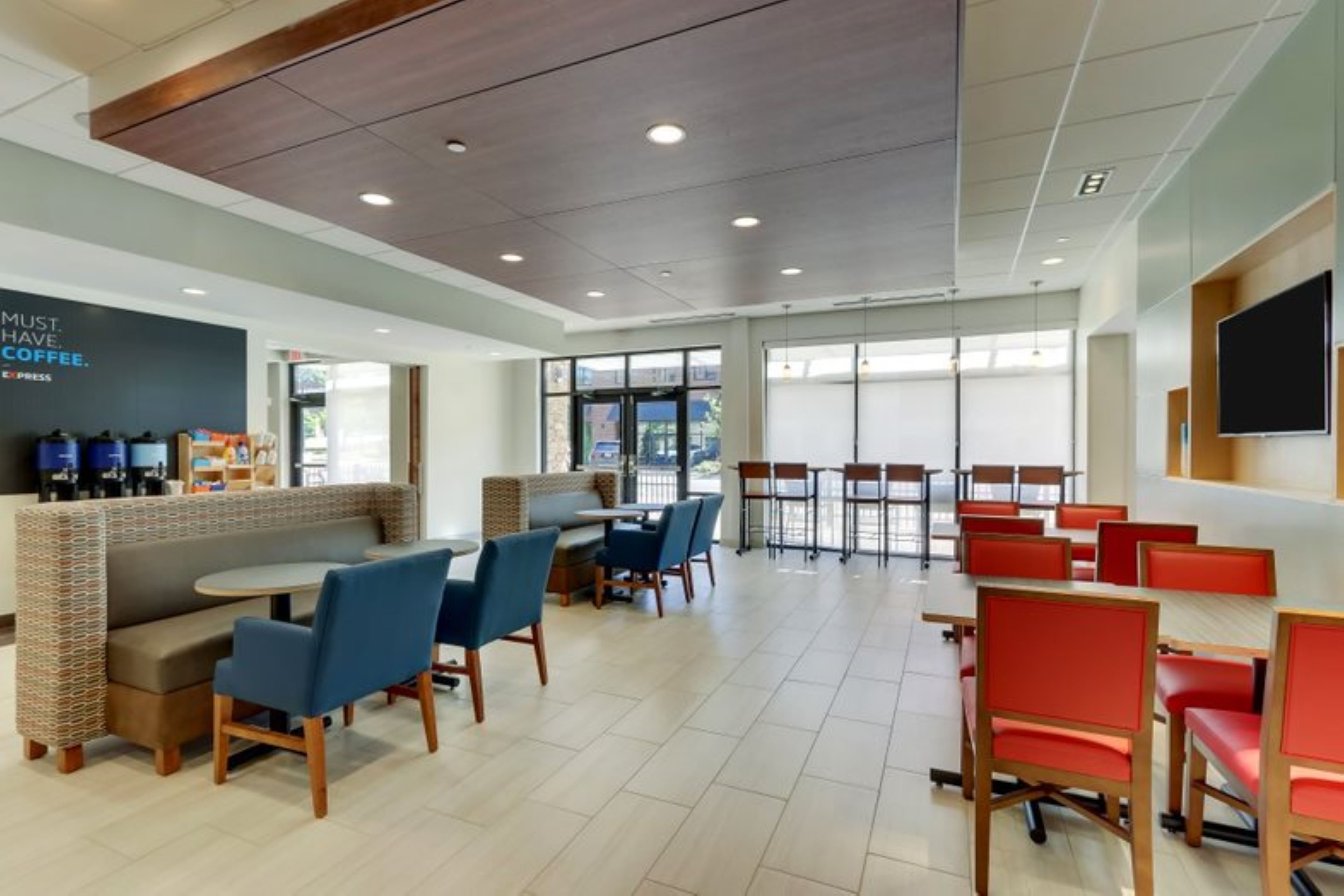HOLIDAY INN EXPRESS AND SUITES WINSTON SALEM SW CLEMMONS 41/50