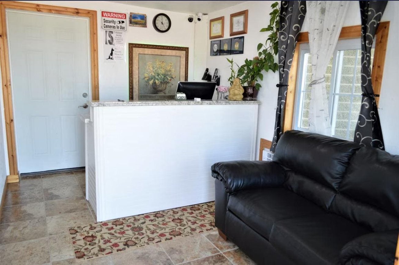Lobby at Green Acre Motel by OYO Near Rush County Airport, La Crosse