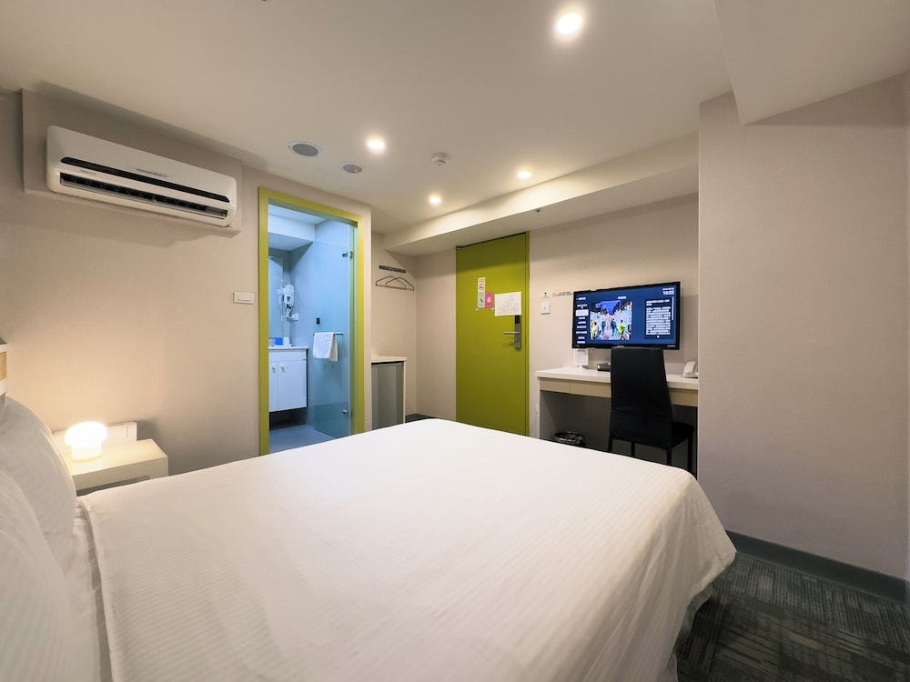 STANDARD, DOUBLE BED, NO WINDOW