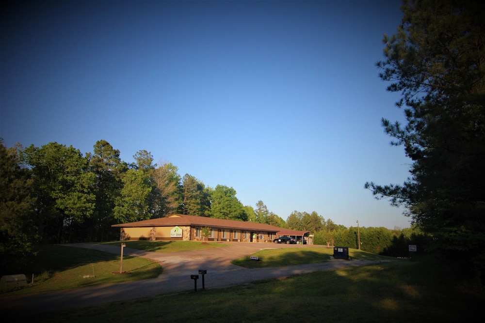 The Night Inn 2/5