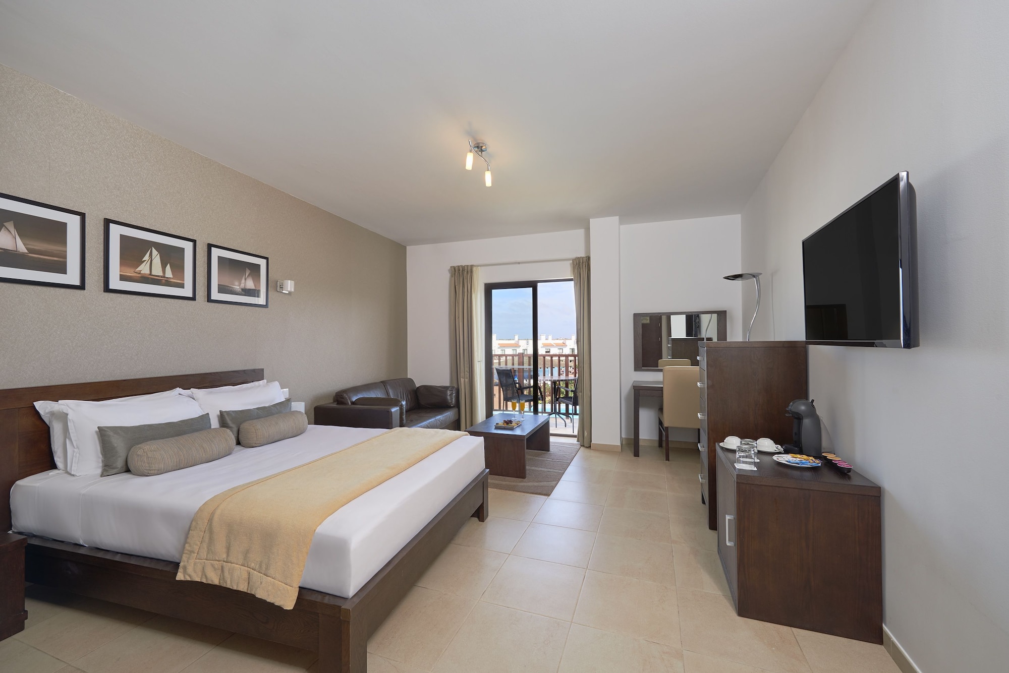 The Level, Deluxe, Queen Bed