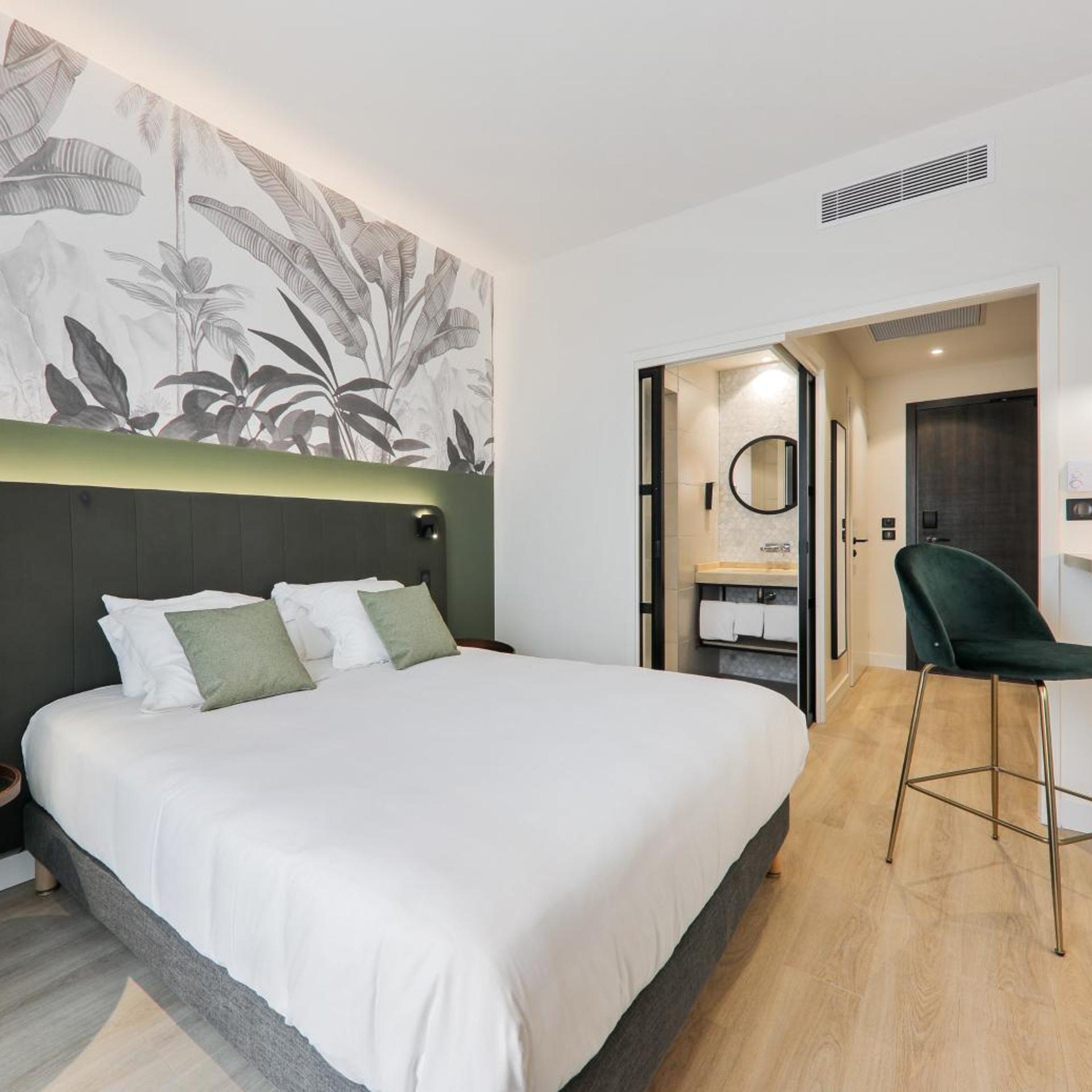 Standard, Queen Bed, Campanile Smart Lyon Est Bron 3/9