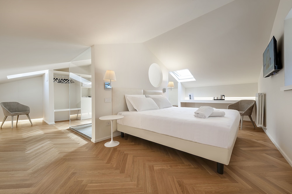 Asisium Boutique Hotel 18/24