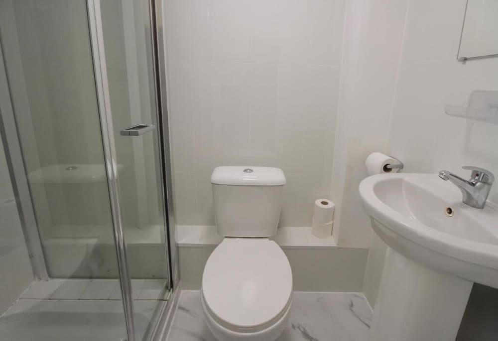 Hyde Park Court 50/50