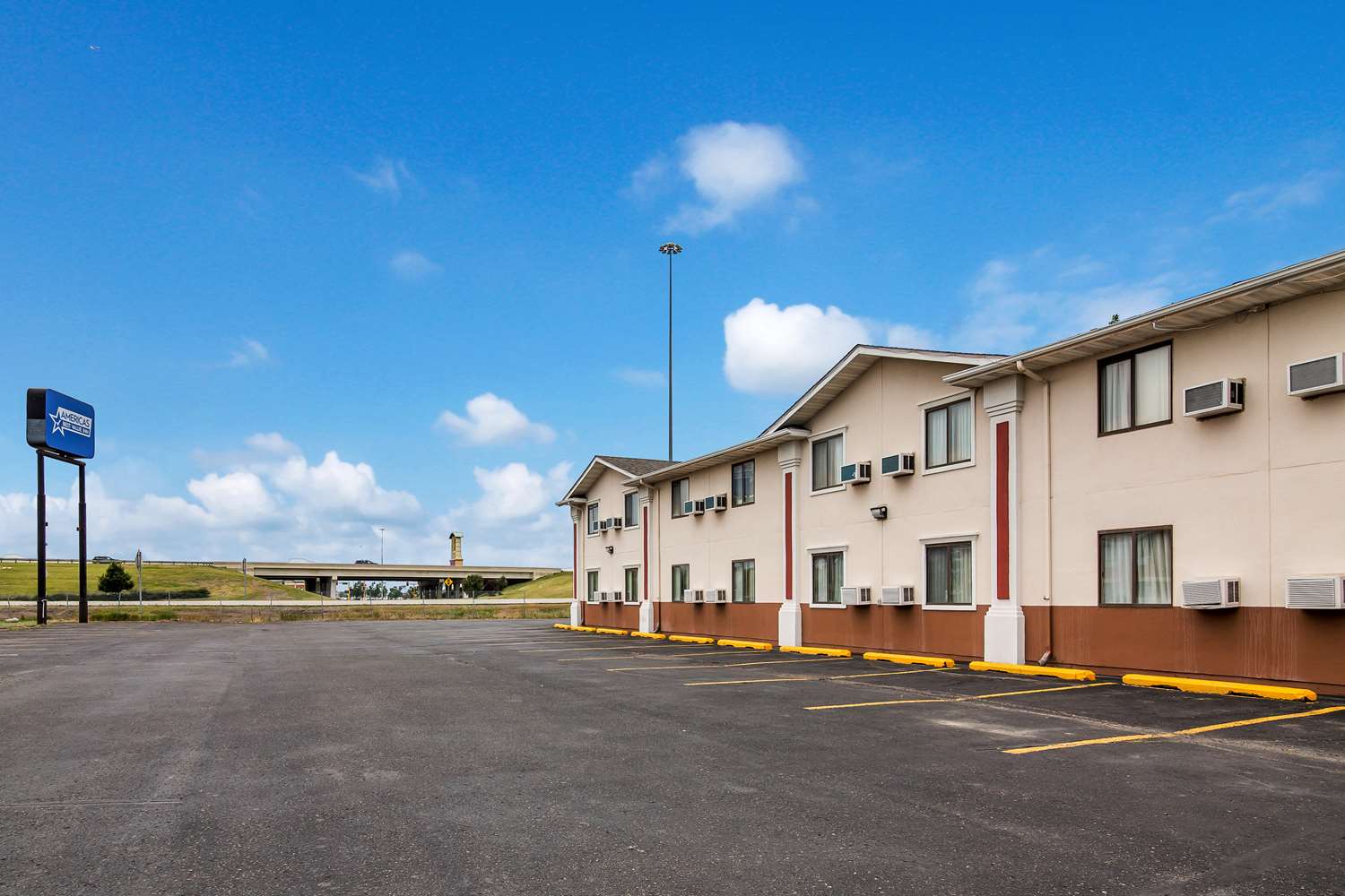 Americas Best Value Inn Fargo 35/35