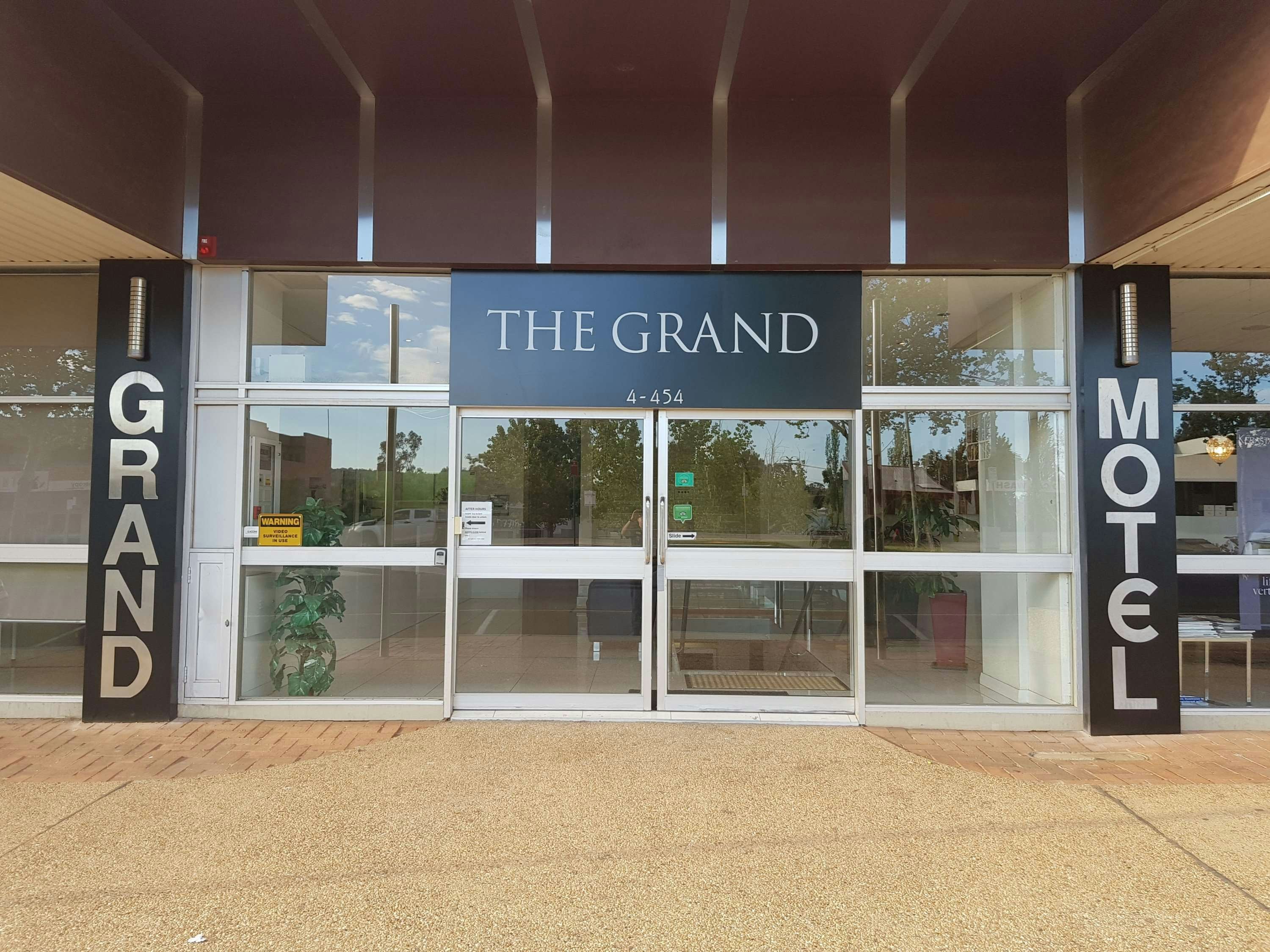 The Grand Motel 3/68