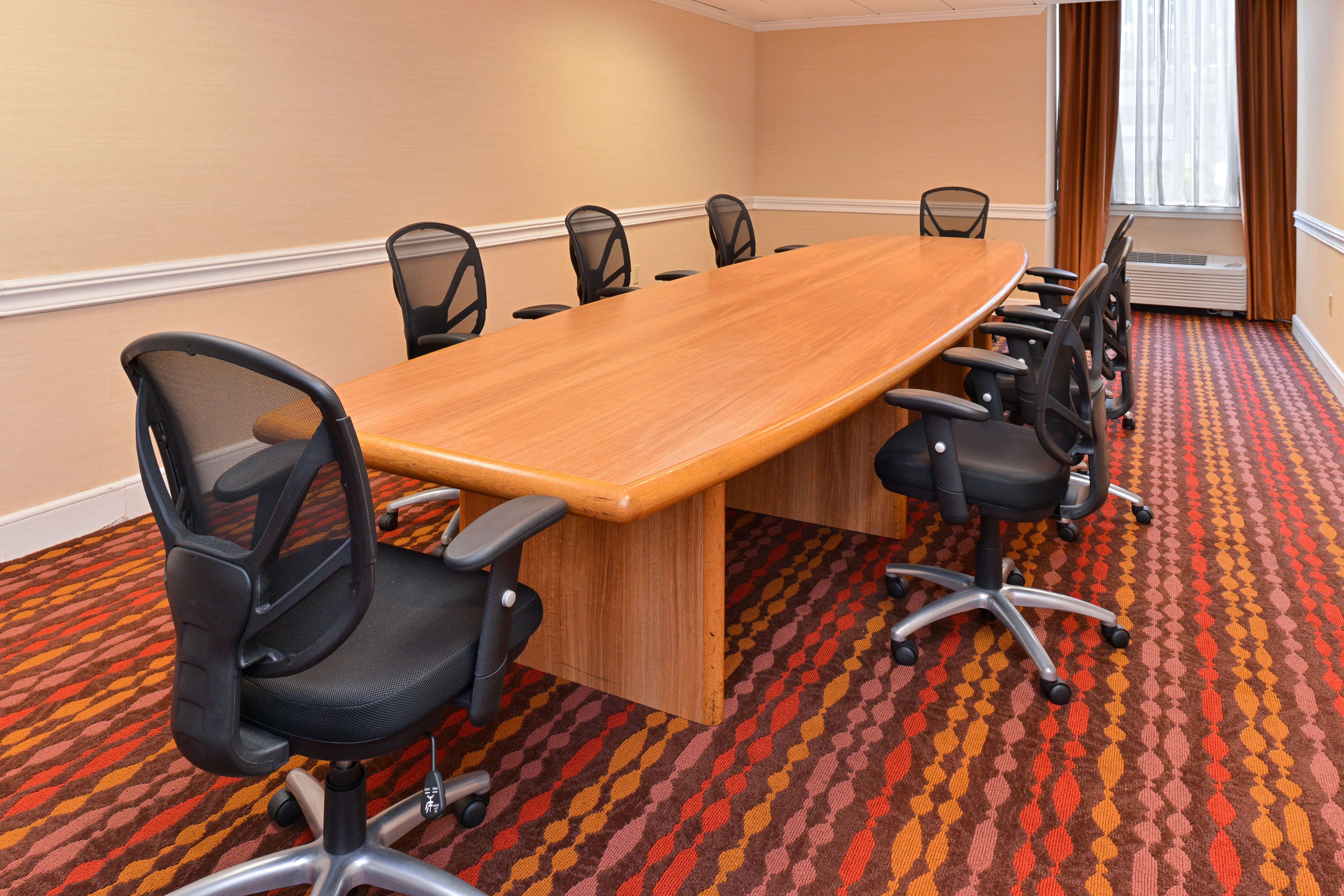 HOLIDAY INN NEW LONDON - MYSTIC AREA 47/59