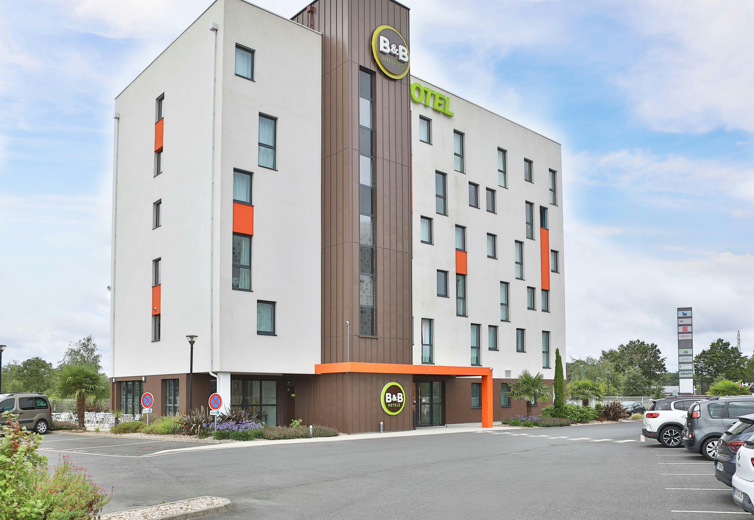B&B HOTEL La Roche-sur-Yon 28/30
