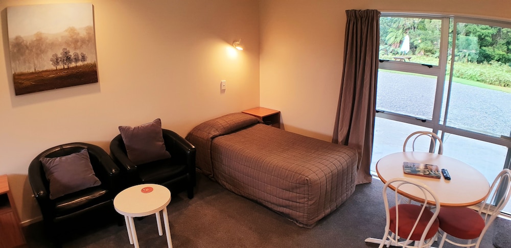 Glacier View Motel 43/68