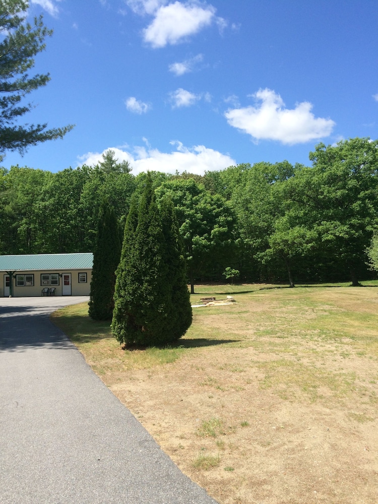 Perrys Motel & Cottages Ltd 40/47