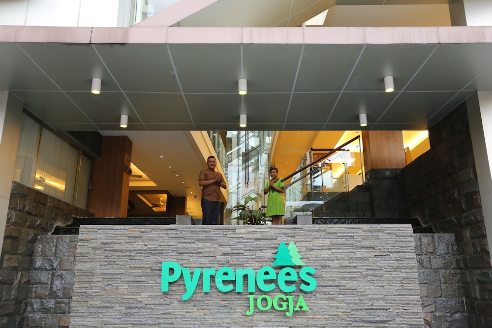 Pyrenees Jogja Hotel 3/26