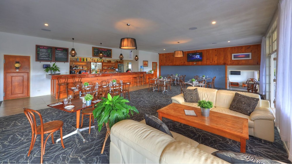 Castaway Norfolk Island 36/46