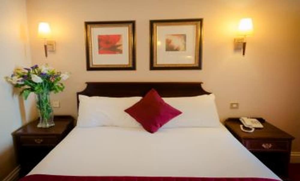 Albany House Hotel 24/57