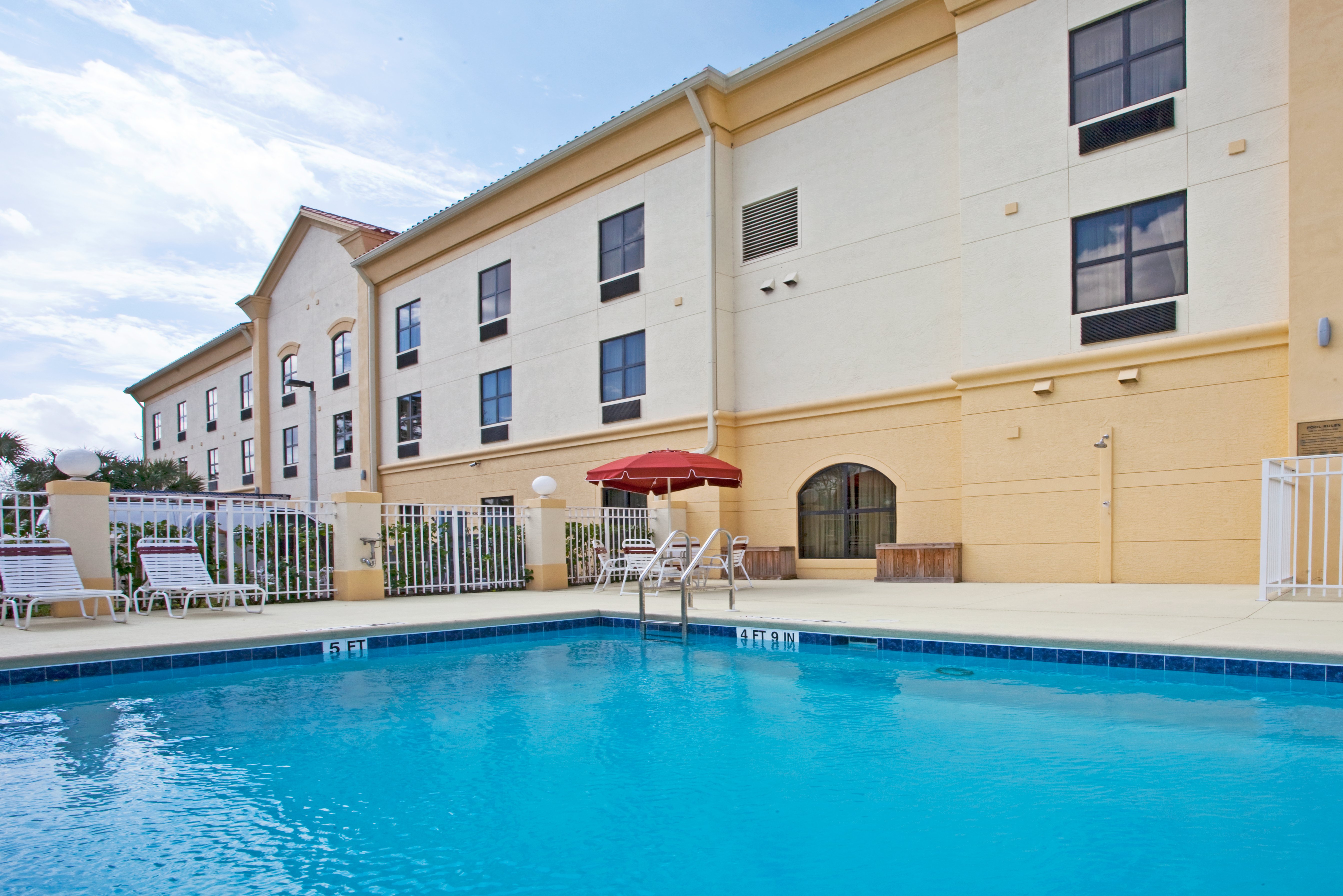 Holiday Inn Express Stuart 12/57
