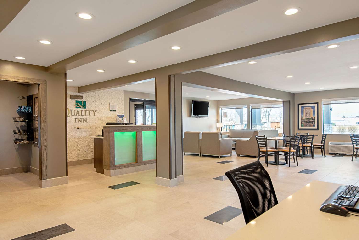 Quality Inn Mishawaka - South Bend 18/27