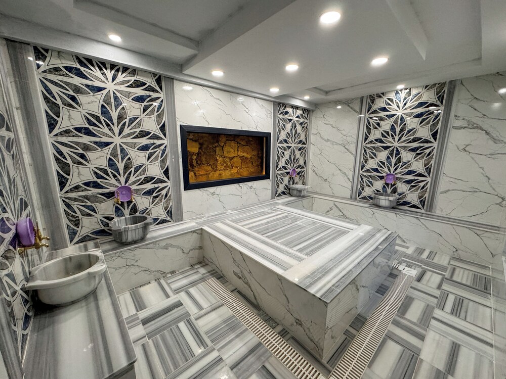 Çelik Thermal & Spa 33/48