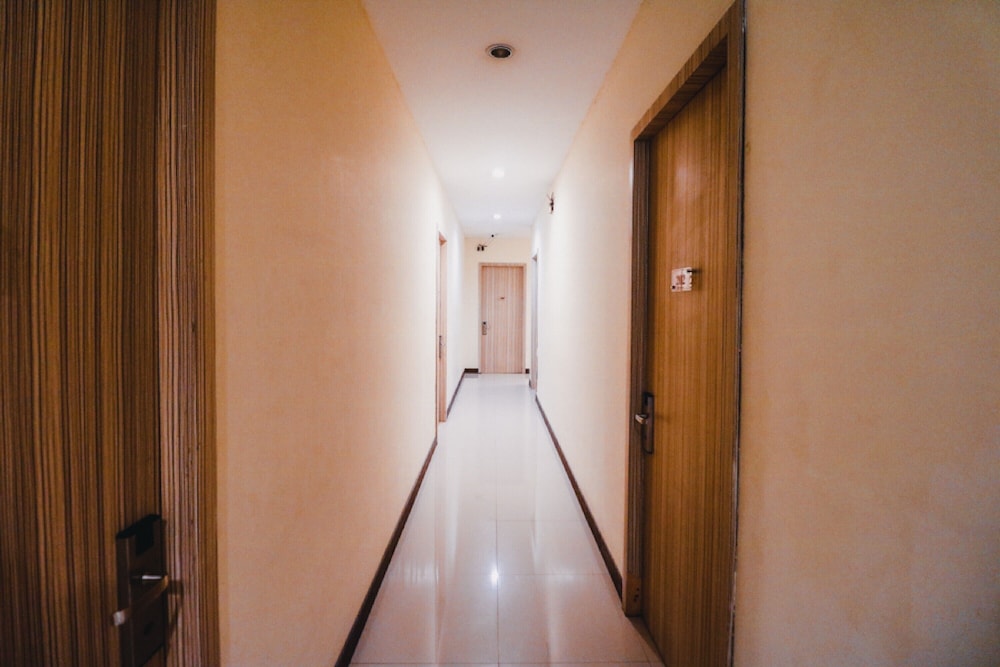 RedDoorz Plus near Sultan Hasanuddin Airport 14/23