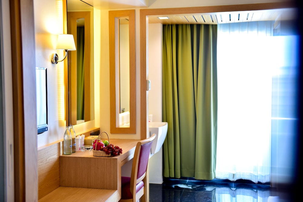 Viva Hotel Songkhla 11/66