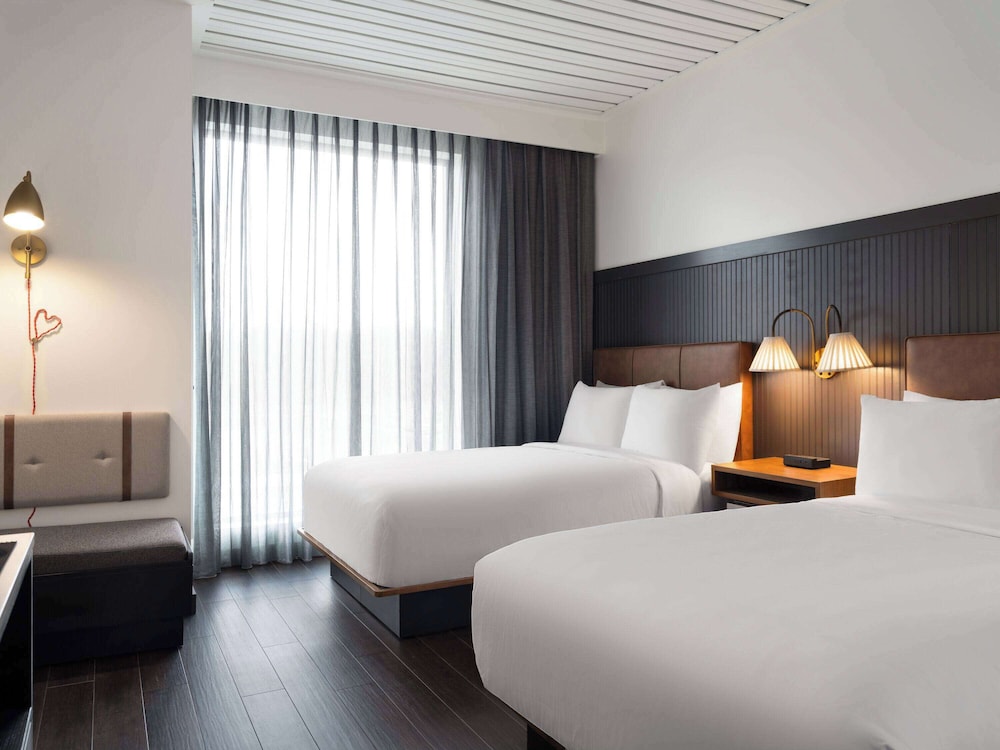 ROOM, 2 QUEEN BEDS, ACCESSIBLE