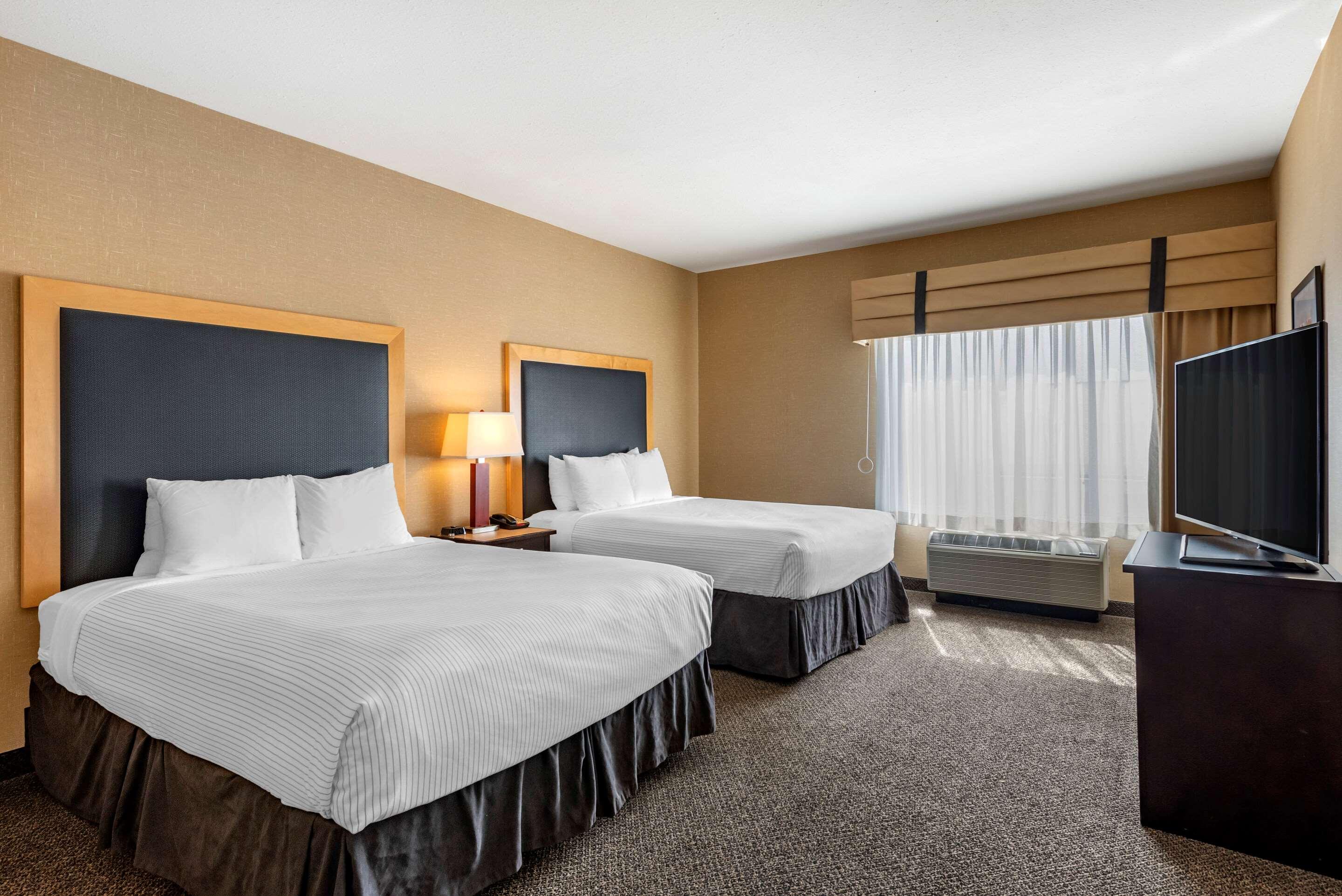 SUITE, 2 QUEEN BEDS, ACCESSIBLE
