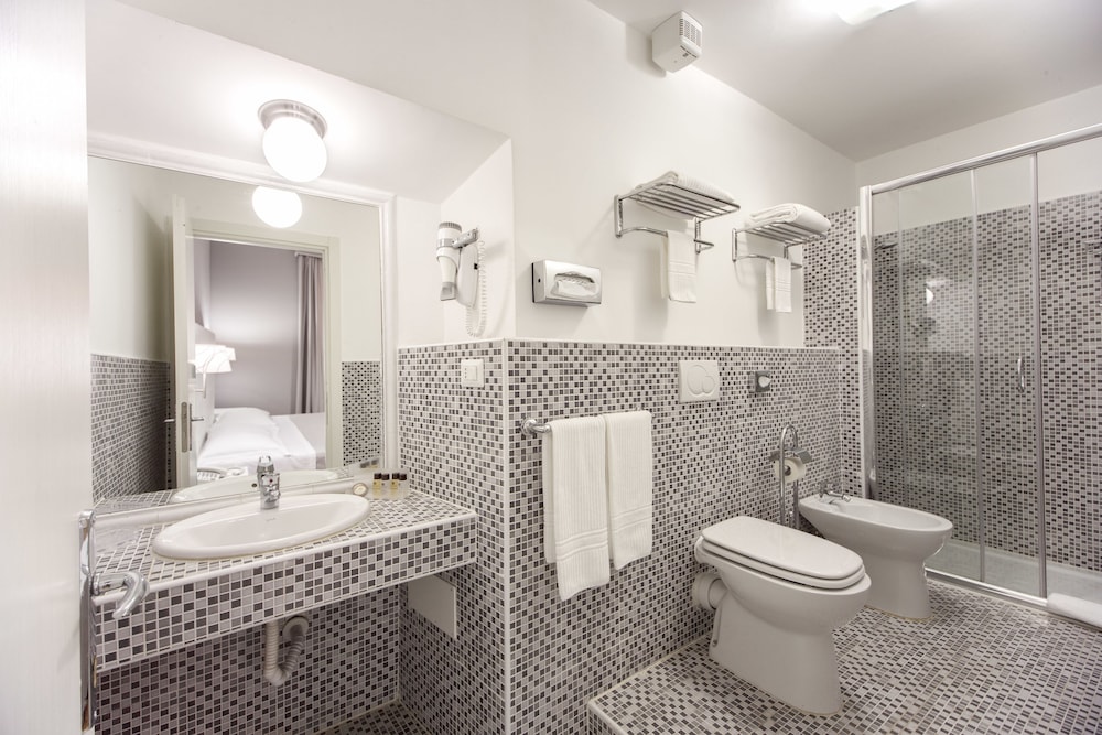 Relais Fontana di Trevi 10/64