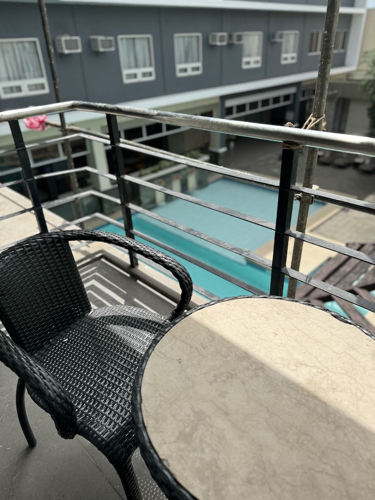 Circle Inn - Iloilo City Center 40/50