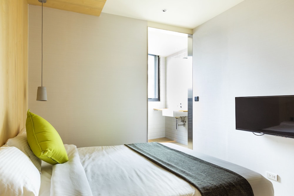 SUPERIOR, DOUBLE BED