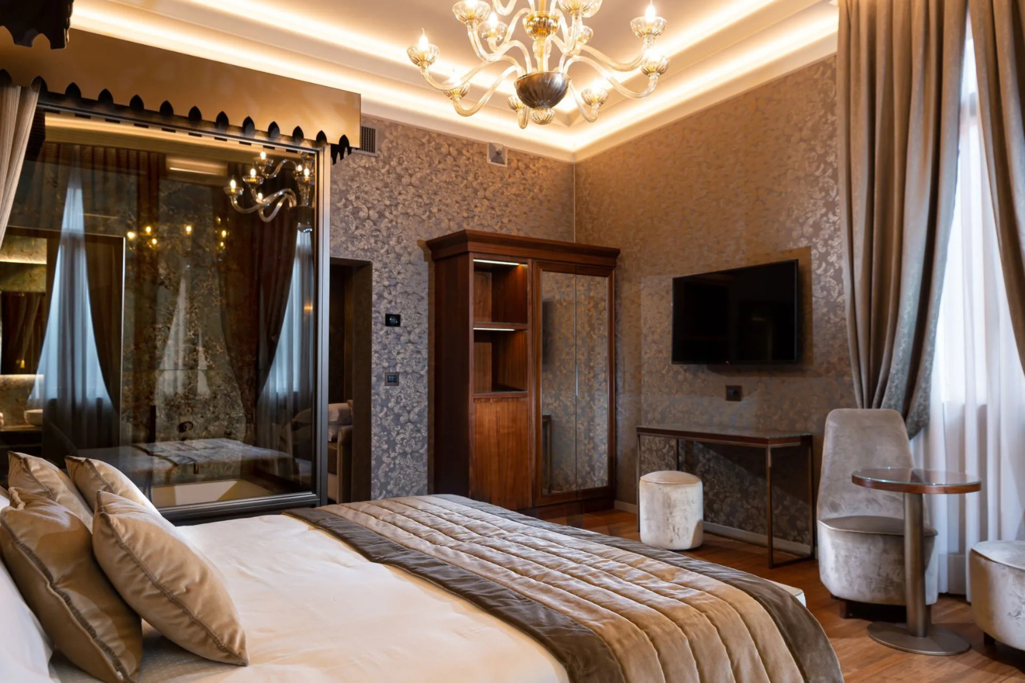 Junior Suite, Canal View, Balcony