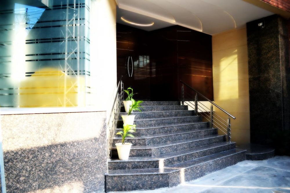 Panoramic Hotel 3/24