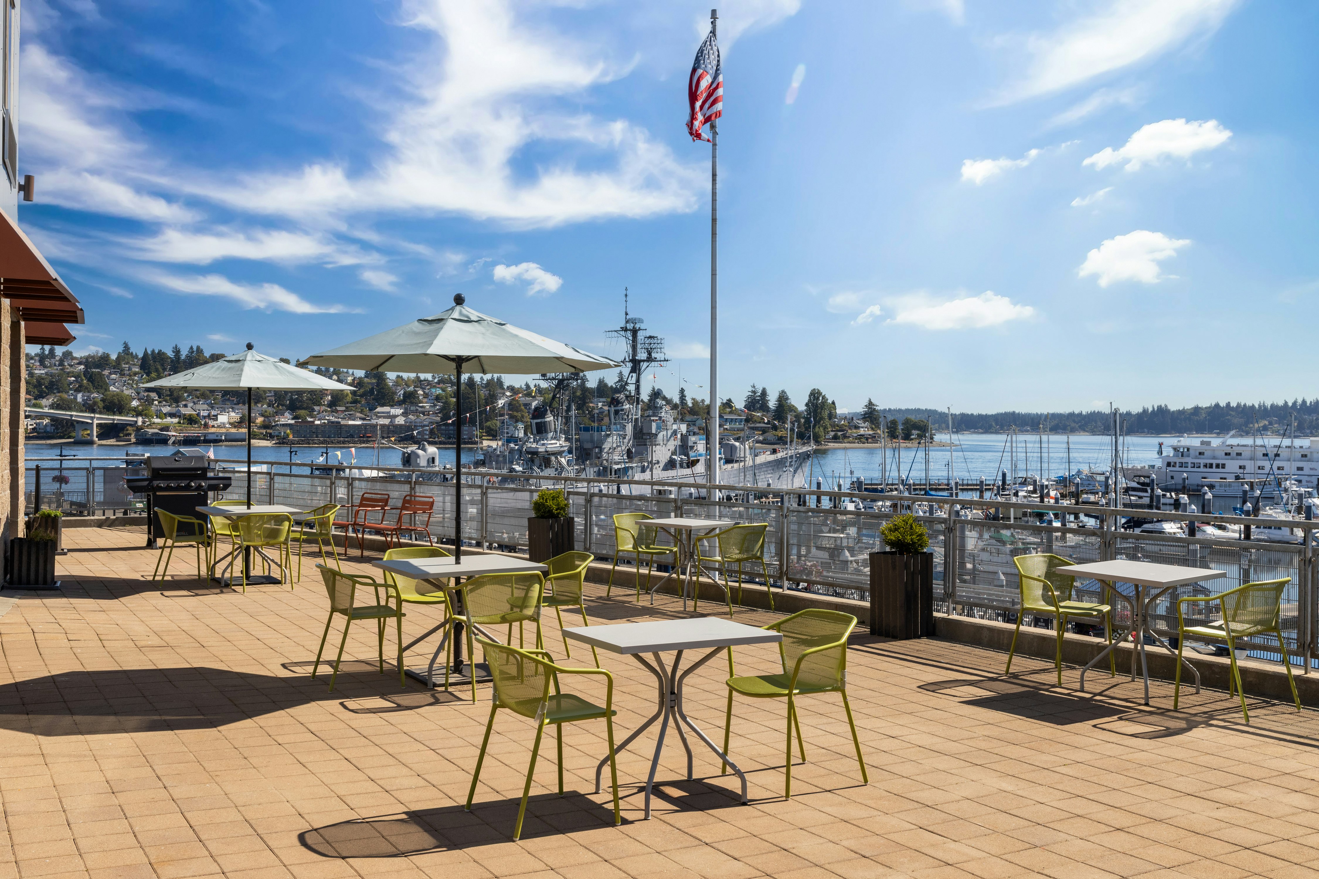 Hampton Inn Suites Bremerton 39/57
