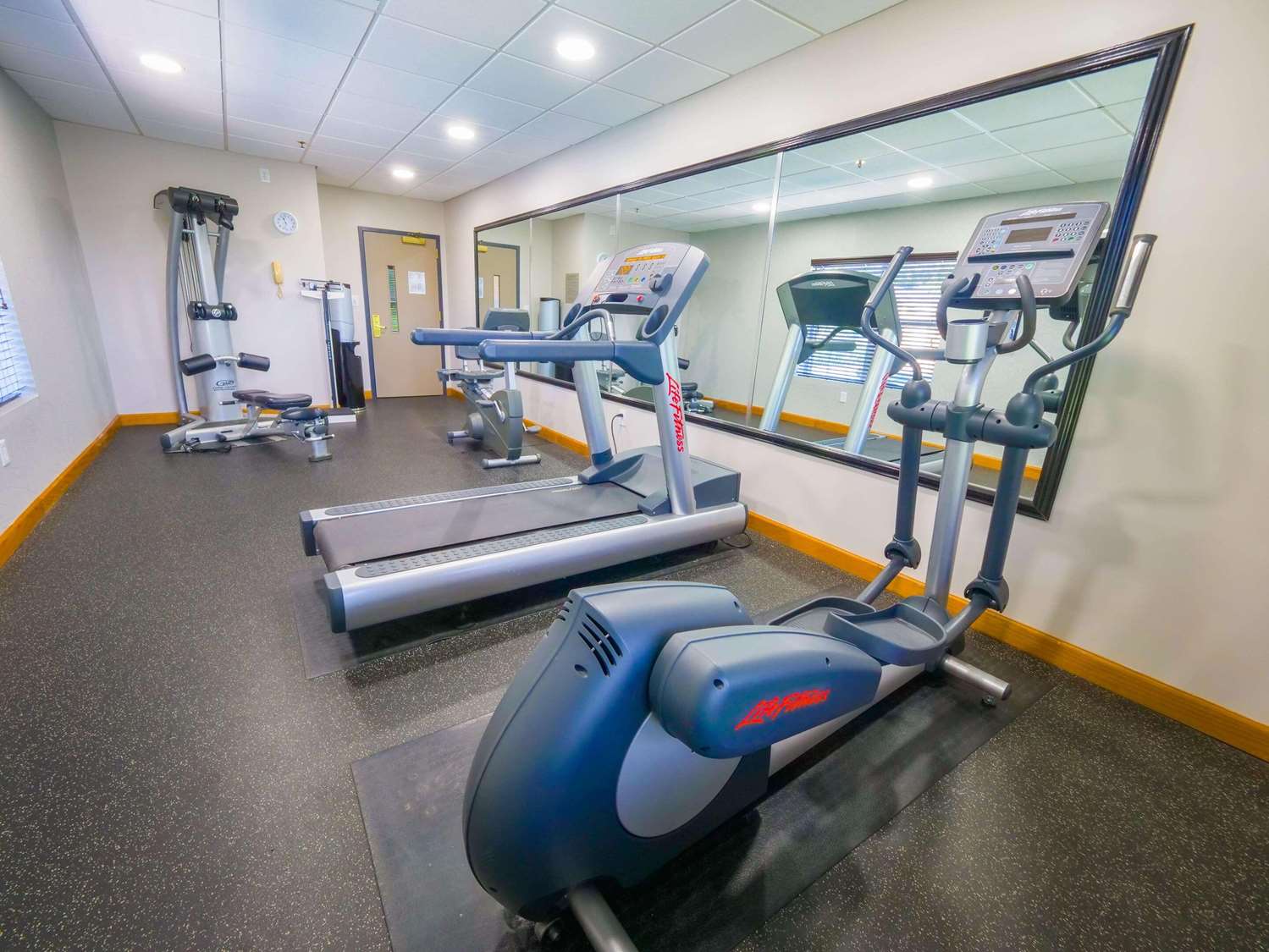 Country Inn & Suites by Radisson, Burlington (Elon), NC 11/19
