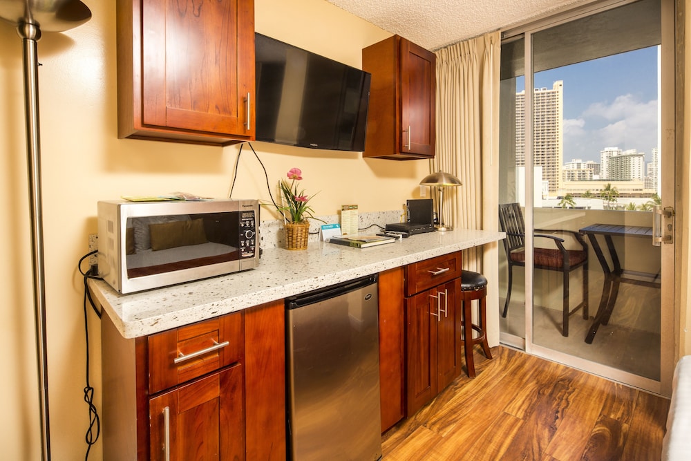 Castle Waikiki Grand Hotel 56/70
