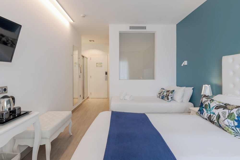 COMFORT, TRIPLE, BALCONY