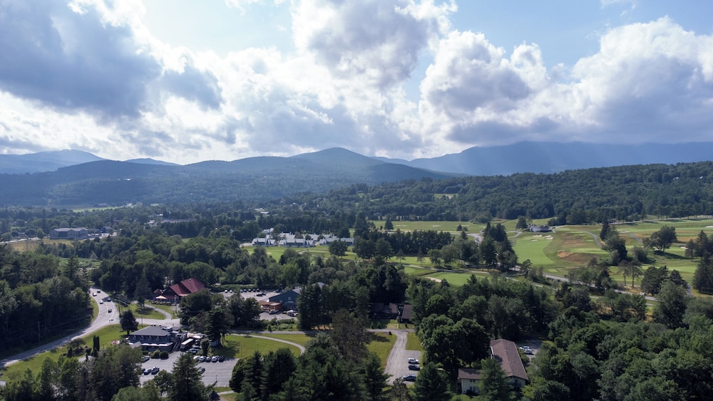Grey Fox Inn Resort 52/66