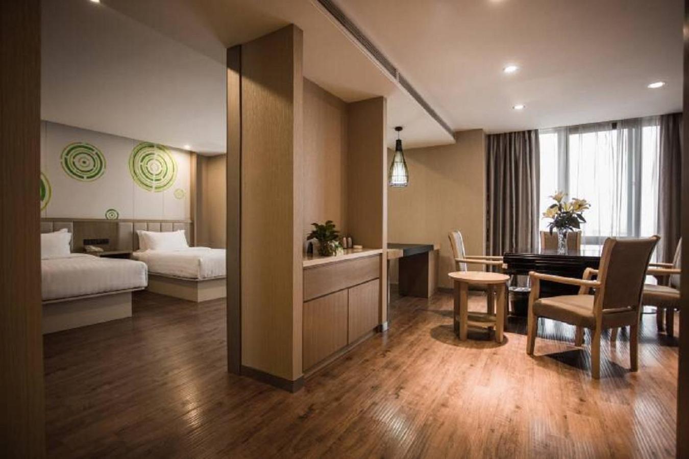 GreenTree Inn Taizhou Golden Eagle Shopping Center Dongfeng Road Express Hotel 31/39