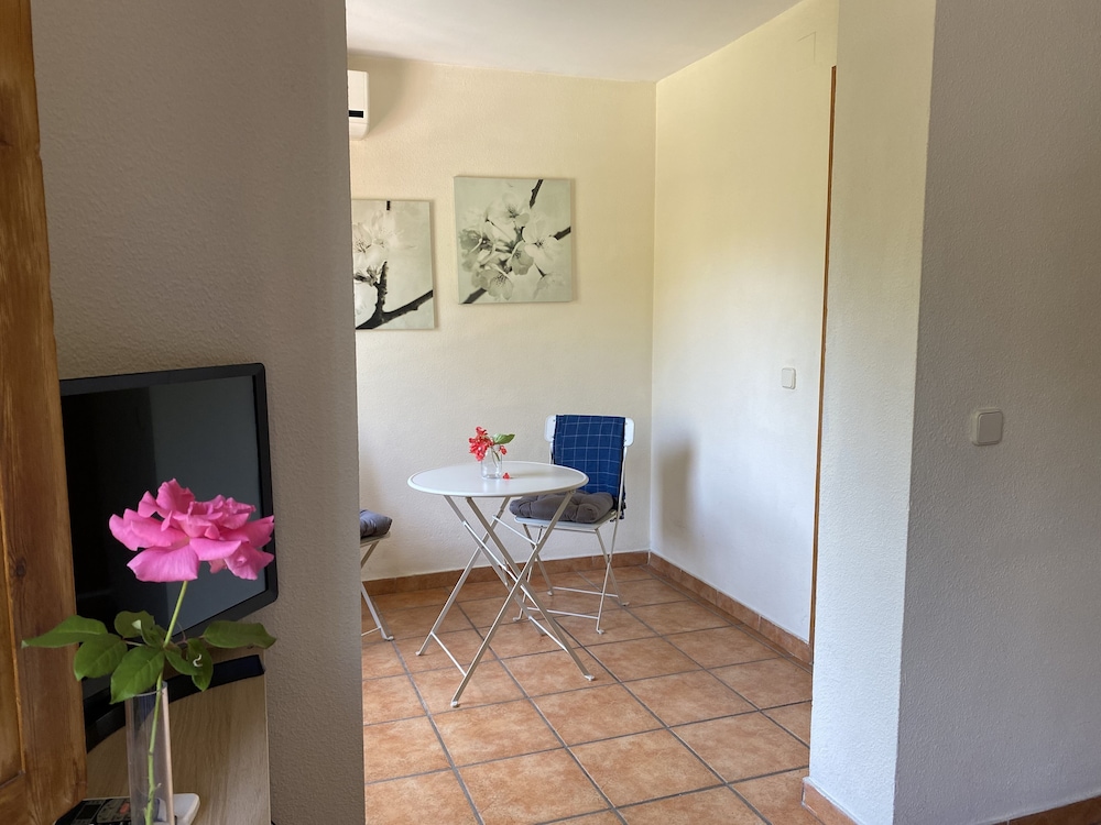 Hostal Moscatel 26/50