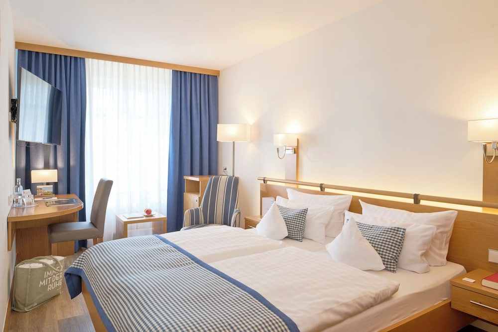 Hotel Bernstein 11/50
