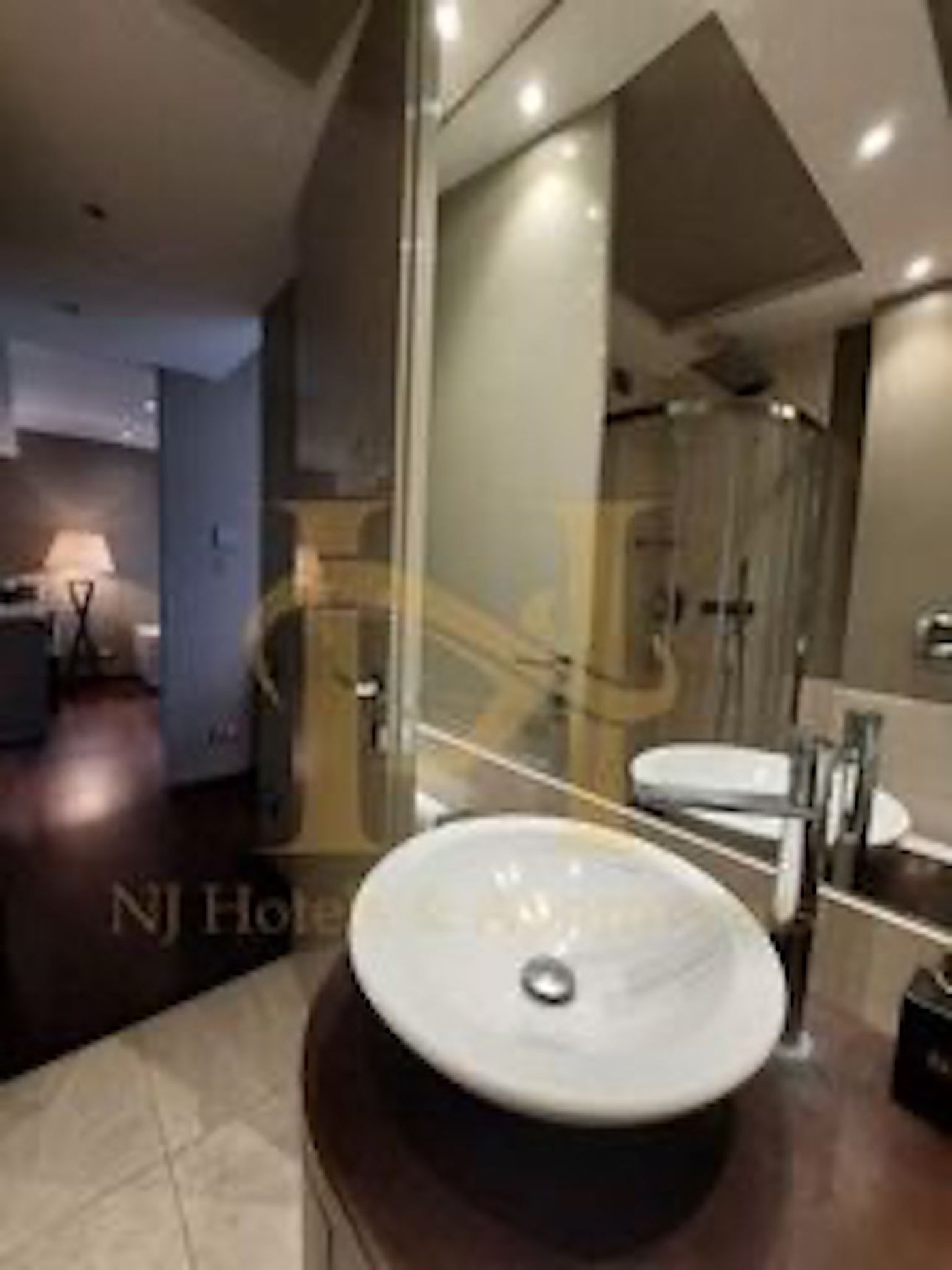 NJ Hotels & Apartments 46/49