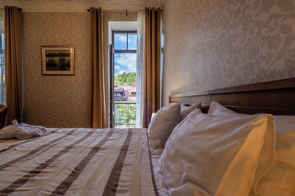 STANDARD, DOUBLE BED