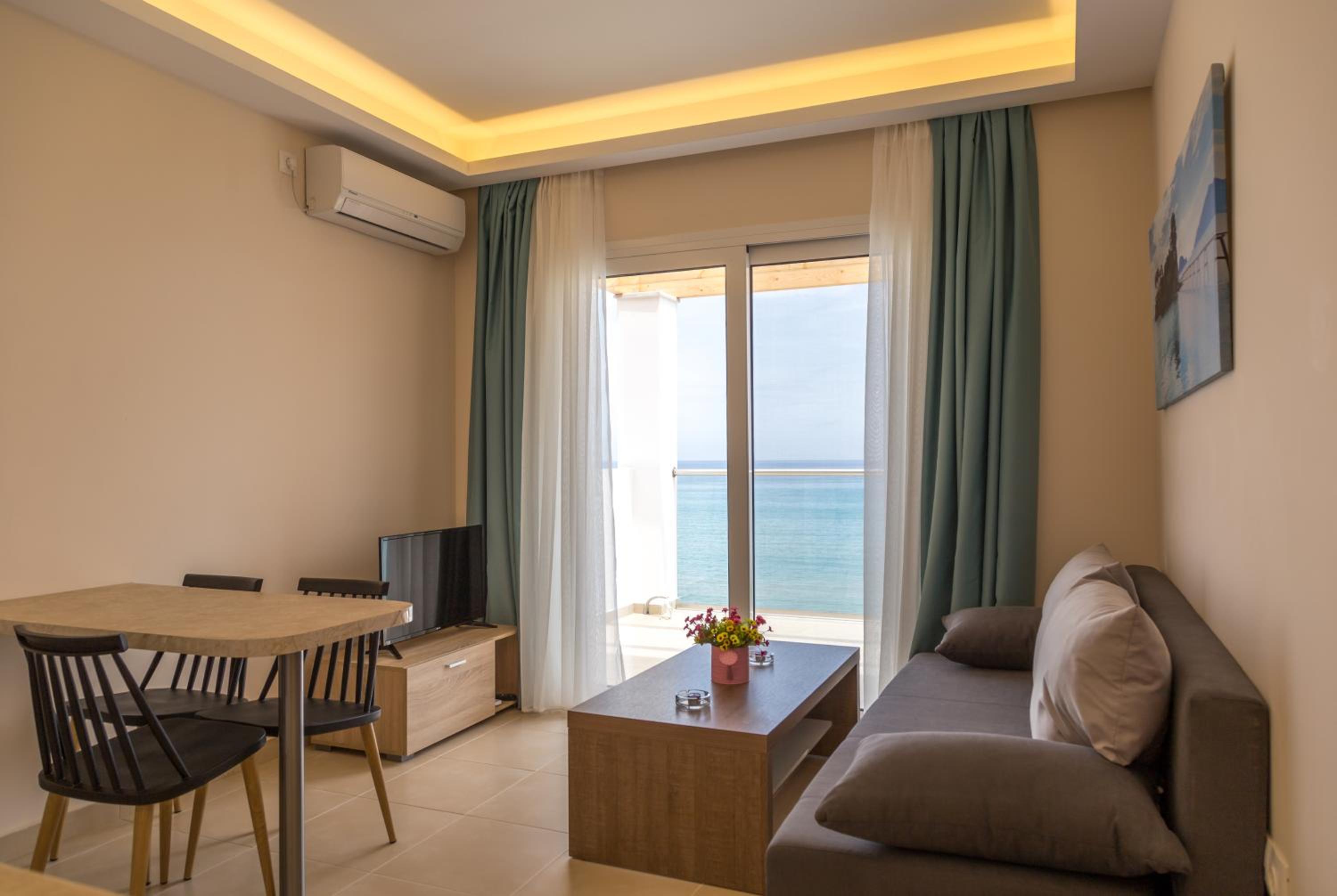 Laura Beach House 27/52
