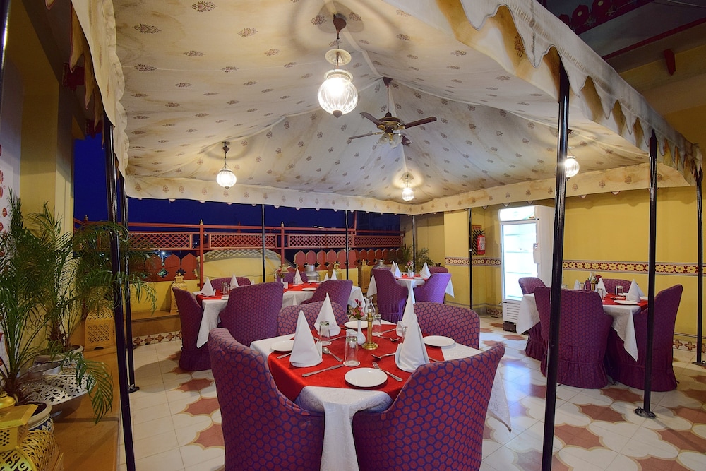 Umaid Mahal 52/66