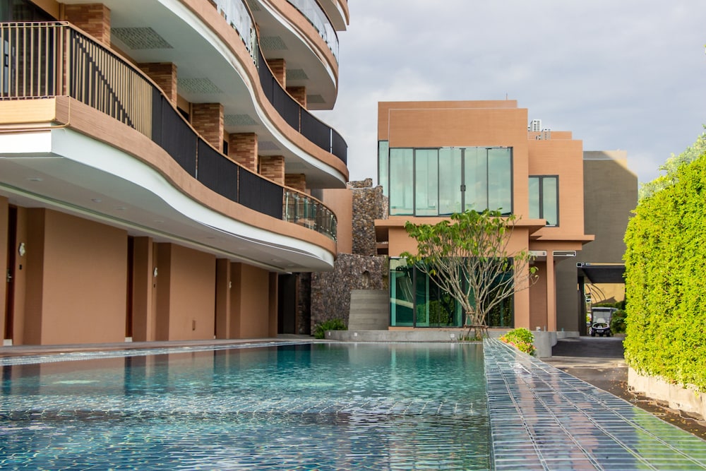 Rachabhura Hotel 43/50